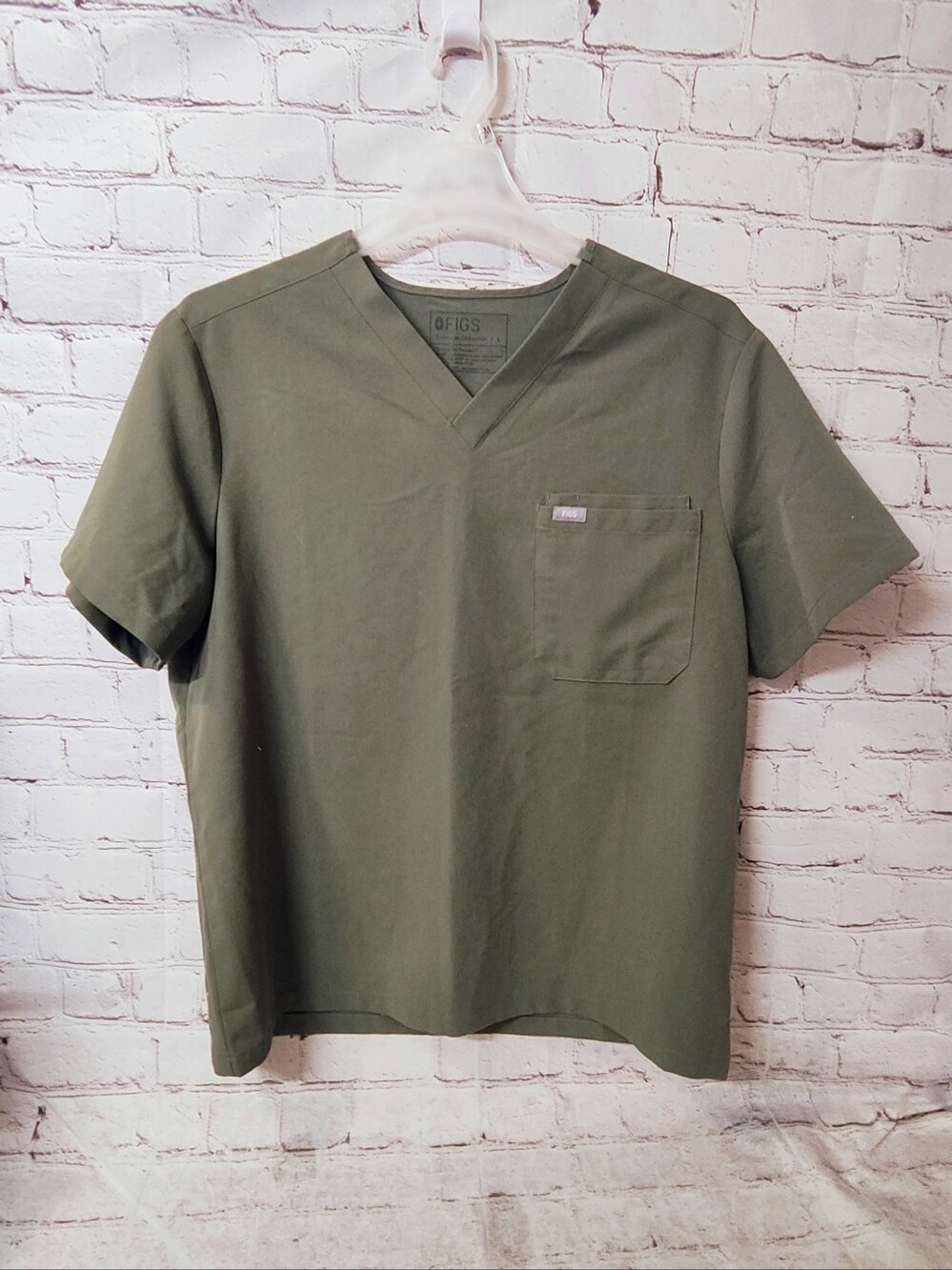 Figs Leon 3 Pocket V Neck Scrub Top Moss Green  Large Nursing Uniform